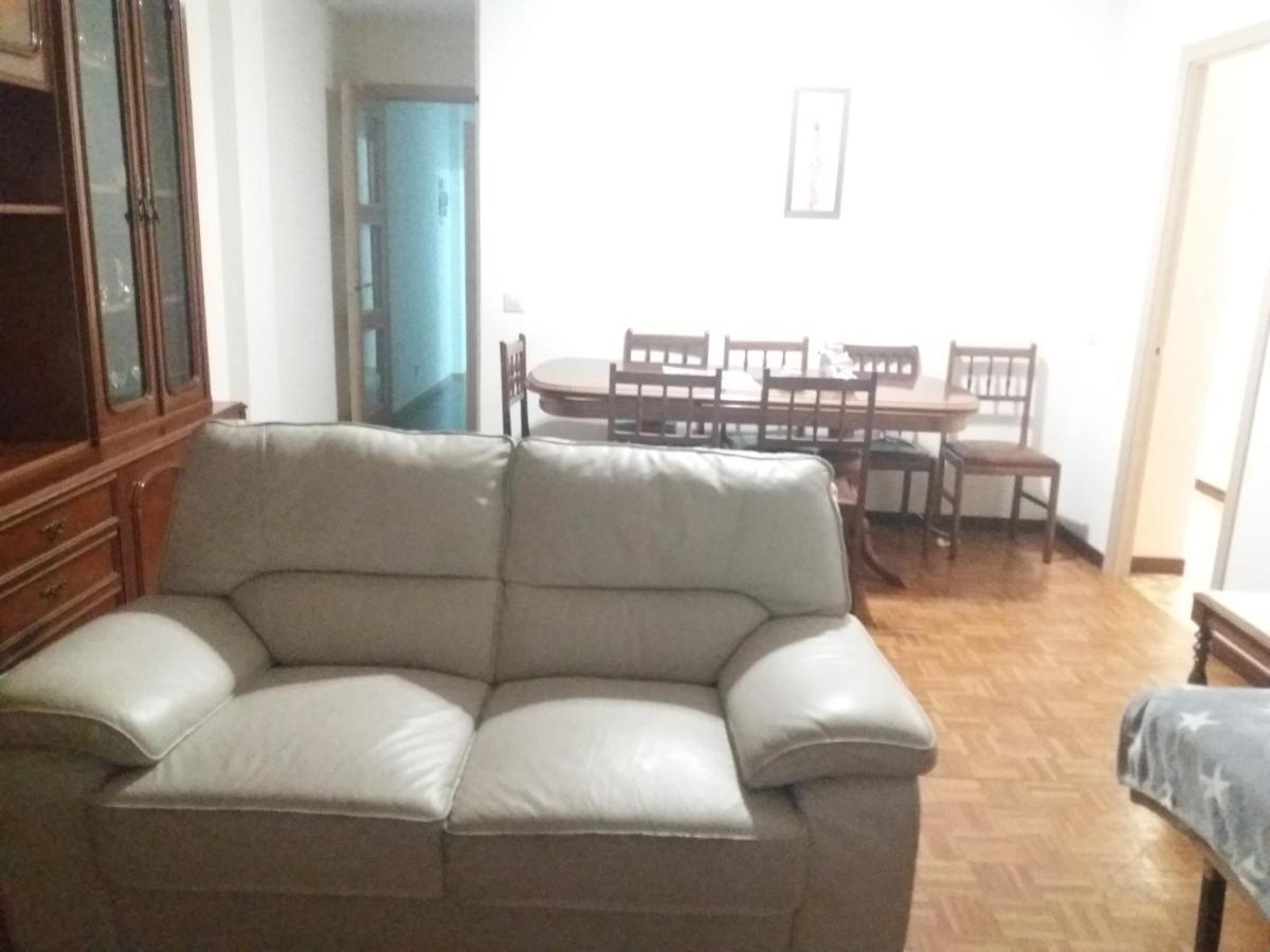 Piso Maria C Apartment ซานติอาโก เด กอมโปสเตลา ภายนอก รูปภาพ